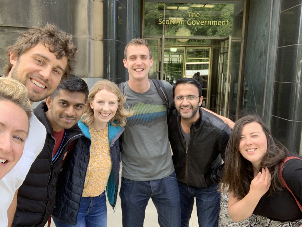 Roybena's tweet photo. Thanks @EM_Doc_Caesar for taking  the @EdinburghEM registrar teaching to a different venue this week #leadership #fulfilment #wickedproblems #education #emergencymedicine #Government https://t.co/FnwE7oLhto