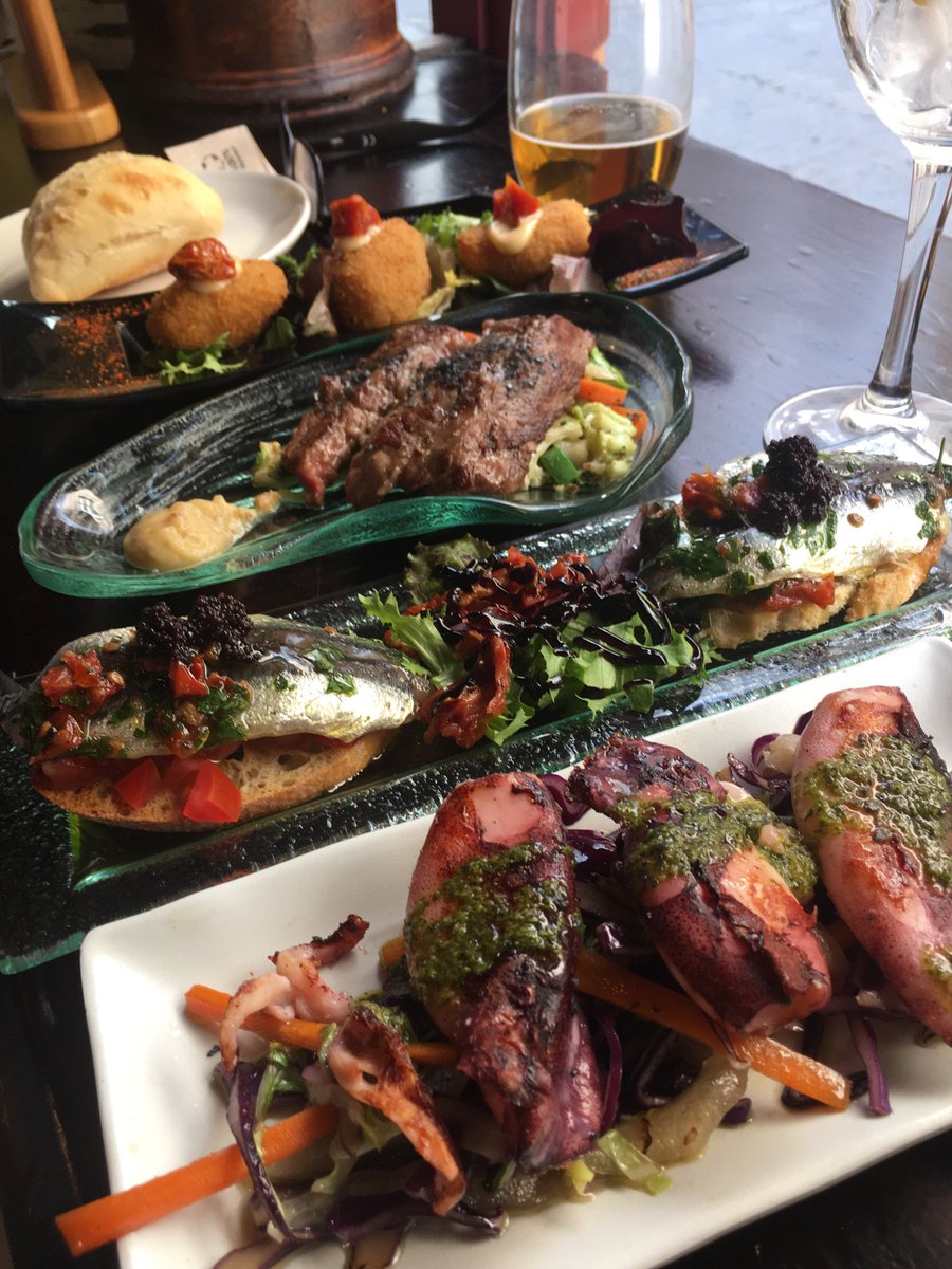 hb9cha's tweet photo. @FrankReardon1 I see you like good seafood. I recommend La Bartola tapas bar 
https://t.co/PudqUIpVwh   Enjoy Sevilla! https://t.co/YjY55xXCsG