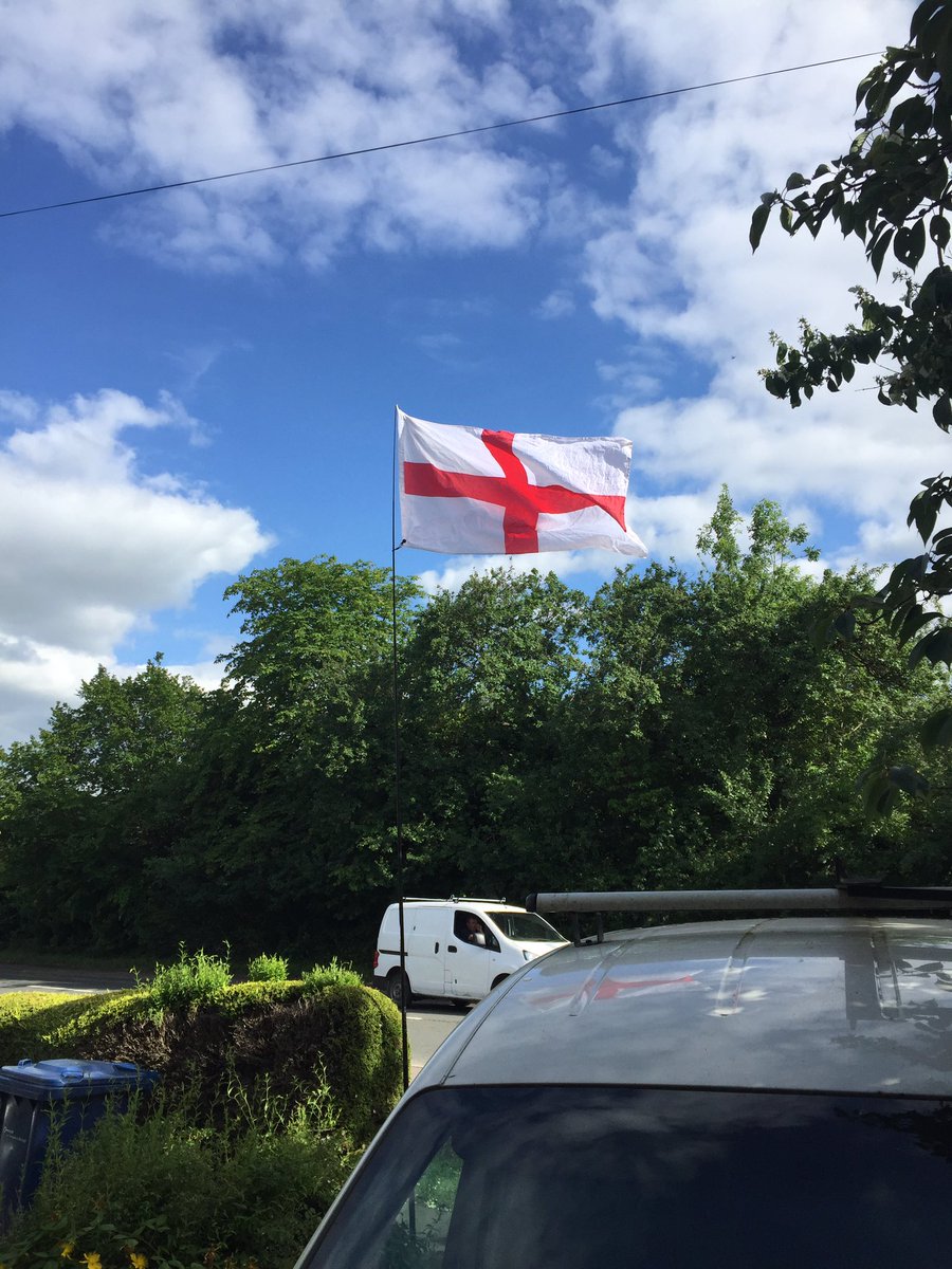property_ready's tweet photo. #Lionnesses shhhssshh I left work early to put this up for Henry, come on girls nail ( not literally) the USA ๐บ๐ธ #Cheltenham #propertyready โ
#England #womensworldcup #bravo #lucybronze ๐๐ผ๐ฅ https://t.co/xid2CrTHTK