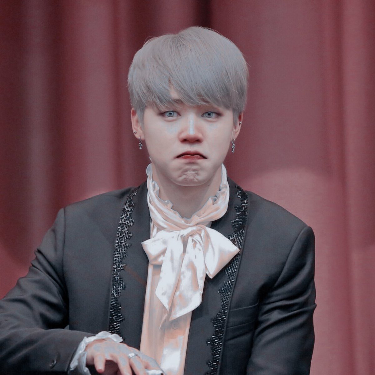 lttlepuppyjun's tweet photo. ❝𝐋𝐨𝐨𝐤 𝐚𝐭 𝐲𝐨𝐮𝐫𝐬𝐞𝐥𝐟 𝐭𝐡𝐫𝐨𝐮𝐠𝐡 𝐦𝐞, 𝐲𝐨𝐮 𝐰𝐢𝐥𝐥 𝐬𝐞𝐞 𝐩𝐚𝐫𝐚𝐝𝐢𝐬𝐞, 𝐲𝐨𝐮 𝐰𝐢𝐥𝐥 𝐟𝐞𝐞𝐥 𝐩𝐞𝐚𝐜𝐞 ��𝐧𝐝 𝐥𝐨𝐯𝐞 𝐛𝐞𝐜𝐚𝐮𝐬𝐞 𝐭𝐡𝐚𝐭 𝐢𝐬 𝐰𝐡𝐚𝐭 𝐈 𝐟𝐞𝐞𝐥 𝐰𝐡𝐞𝐧 𝐈 𝐚𝐦 𝐰𝐢𝐭𝐡 𝐲𝐨𝐮. ❞
𝒥.𝒥. https://t.co/kpcKKy79vz