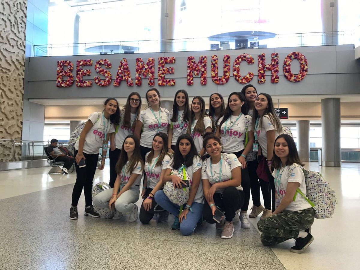 EnjoyQuince's tweet photo. ¡Grupo #VERDEJ19 aterrizamos en Miami! https://t.co/eTDRm0ocu0
