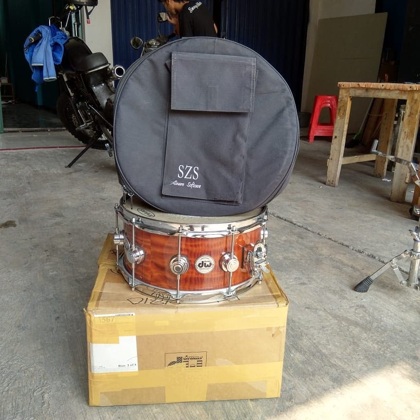 DrumInclude's tweet photo. @DrumBagus for sale dw collector 14×6,5 include szs softcase snare |081282726182 https://t.co/1QpESAbq0T