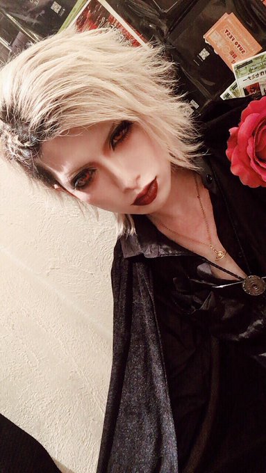 今宵は巣鴨獅子王へお越しの 紳士並びに淑女諸君、ご来場いただきどうもありがとう🎩✨  だーくきるしゅたいん！！！！！ 眼鏡有りと無しどちらがお好みですか？👁&zwj;🗨 https://t.co/r1IYAB<a href="/tag/%E6%AD%8C%E3%81%A3%E3%81%A6%E3%81%BF%E3%81%9F"class="tags"><span>#歌ってみた</span></a><a href="/tag/%E6%AD%8C%E3%81%A3%E3%81%A6%E3%82%82%E3%82%89%E3%81%A3%E3%81%A6%E3%81%BF%E3%81%9F"class="tags"><span>#歌ってもらってみた</span></a>