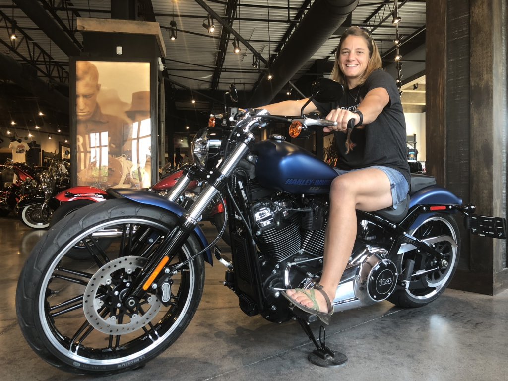 Liv_4_MMA's tweet photo. Proud to welcome Smoky Mountain Harley Davidson onboard as official partner of #TeamPhoenix! They are located in Kodak just off interstate 40 @ exit 407 in #EastTennessee! Let John & his crew get you in on a sweet ride this summer! #Phoenix #KMAA #SMHD #HarleyDavidson #MMA #VFC61 https://t.co/ChxwVYRipz