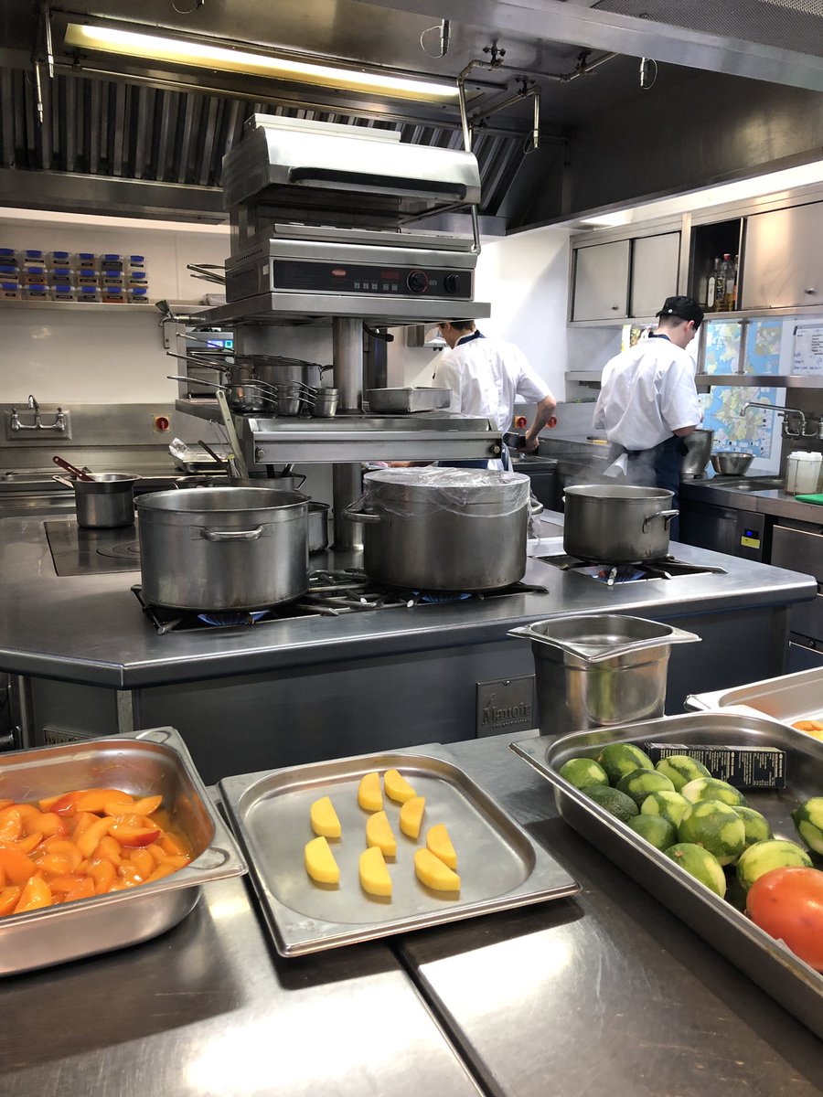 HRC_Event's tweet photo. We got a sneak peak in to the kitchen at Belmont ale Manoir aux Quat’Saisons, great seeing the chefs in action! #kitchen #insidethekitchen #BehindtheScenes #Bts #foodprep #foodservice #hospitality #chefs #food #catering https://t.co/luPFUfAMdL