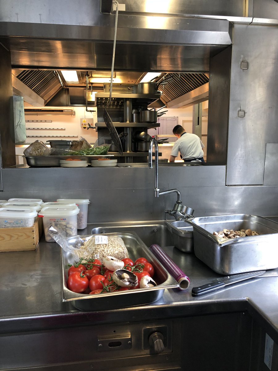 HRC_Event's tweet photo. We got a sneak peak in to the kitchen at Belmont ale Manoir aux Quat’Saisons, great seeing the chefs in action! #kitchen #insidethekitchen #BehindtheScenes #Bts #foodprep #foodservice #hospitality #chefs #food #catering https://t.co/luPFUfAMdL