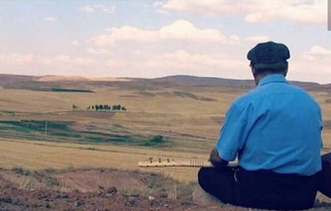 Biz sevmekle yükümlüyüz, Kavuşmak mı? Onu Allah bilir. 

Neşet Ertaş