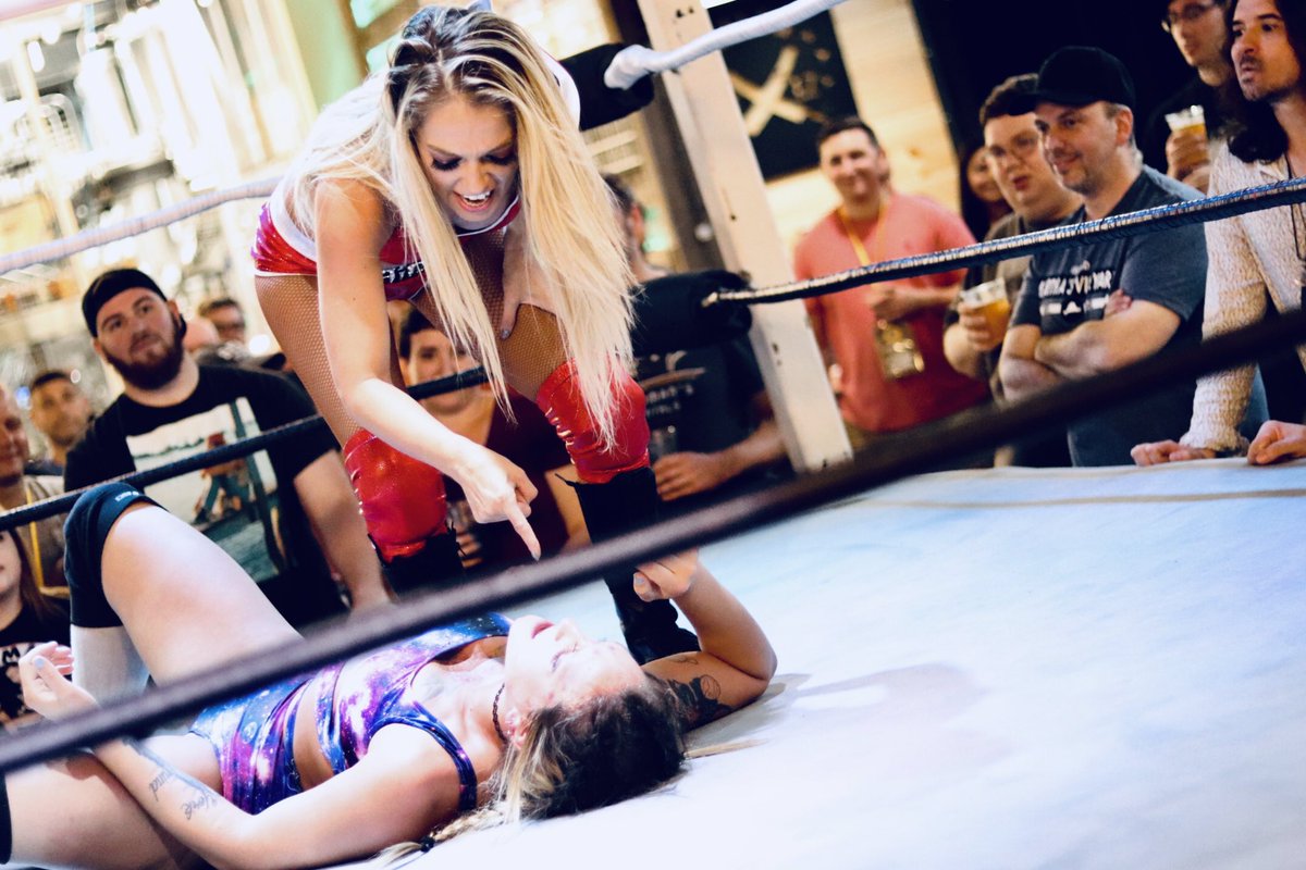 VeraSadly's tweet photo. A few favorites from @callmekrisstat v @MrsAIPAlisha at @WWRProWrestling Let Them Eat Cake #WWRCake - more on @nicaanneephoto 🙌 https://t.co/TSIR6CELgx