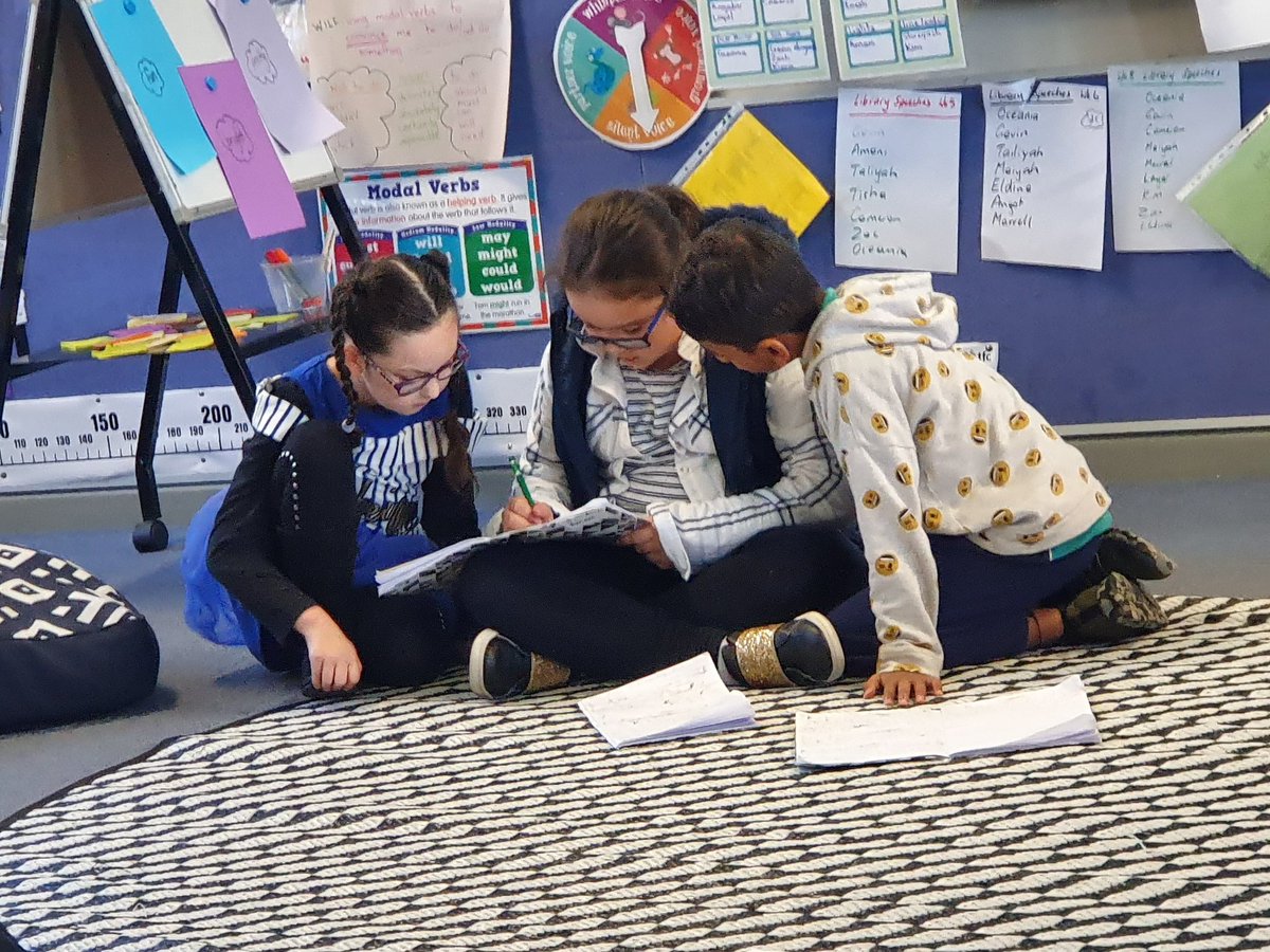 Peer feedback helping each other with our learning goals <a href="/HelenKotevski/">helen kotevski</a> <a href="/WarwickFarmPS/">Warwick Farm PS</a> #proudteacher #teamworkmakesthedreamwork