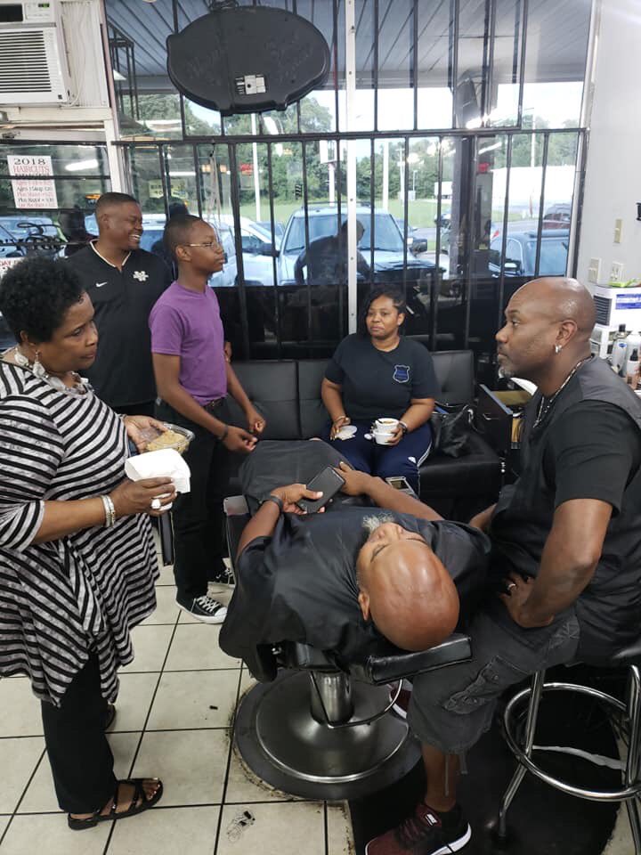 E_Massey's tweet photo. Pictures from the 1st. Clippers, Cops and Conversation. Great turn out and job well done. #QuestionWasAnswered #GoodInformation and #GreatConversation #WhitehavenCommunity at E Massey Barber Shop @ E Massey Barber Shop https://t.co/bx46k59ane… https://t.co/Smwf3oPTCu