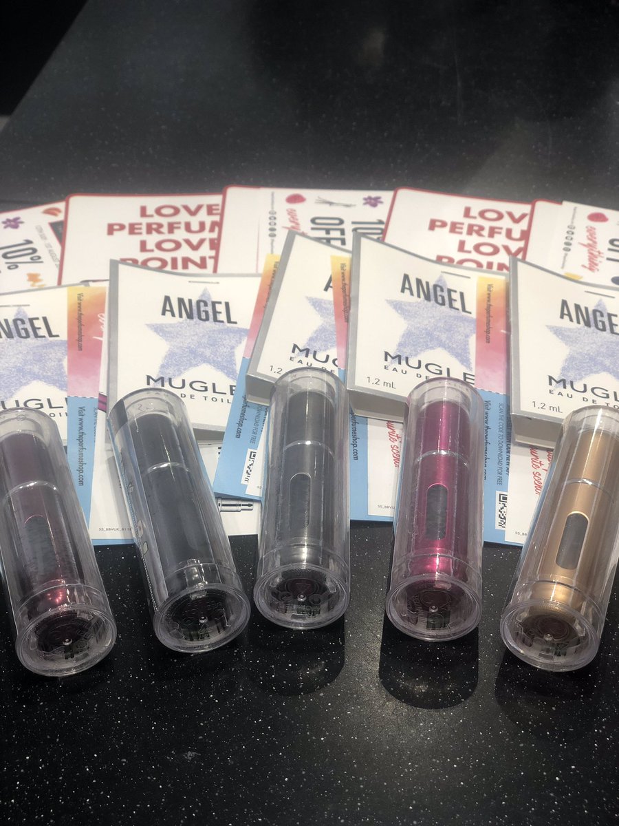 birkenhead0086's tweet photo. TEAM LEADER TUESDAY!
As an area we have our team leaders come up with an idea to push in stores today.. this is Aimees idea, a complimentary sample with each travalo purchased and two of our vouchers for next time! @TPSPeople #customerlove #complimentarysample #teamleadertuesday https://t.co/fhMfSYmHLH