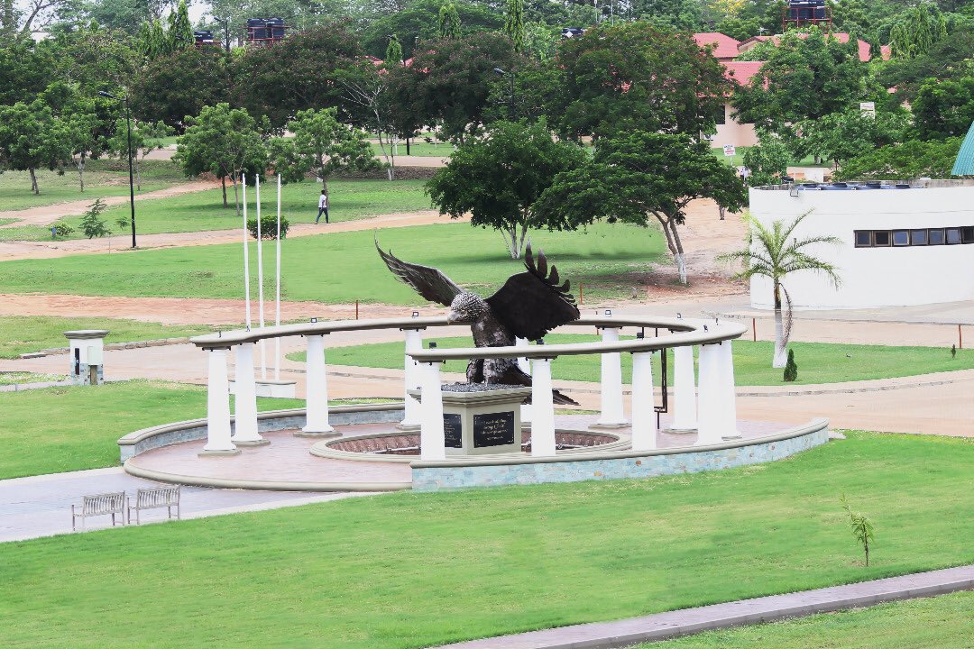 centralunivgh's tweet photo. It’s a beautiful tuesday afternoon #HereAtCentral, share with us your best memories from this spot! https://t.co/eIIFzGVqxl