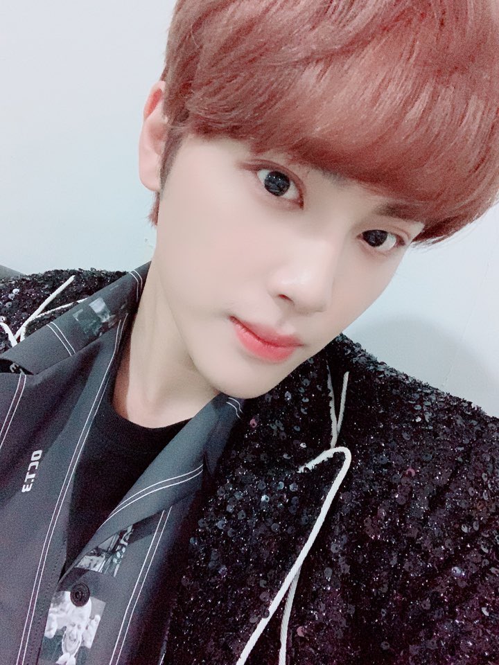 WE_THE_BOYZ's tweet photo. [학년] 좋은밤보내고계신가요오~! https://t.co/ITVHXpbIyQ
