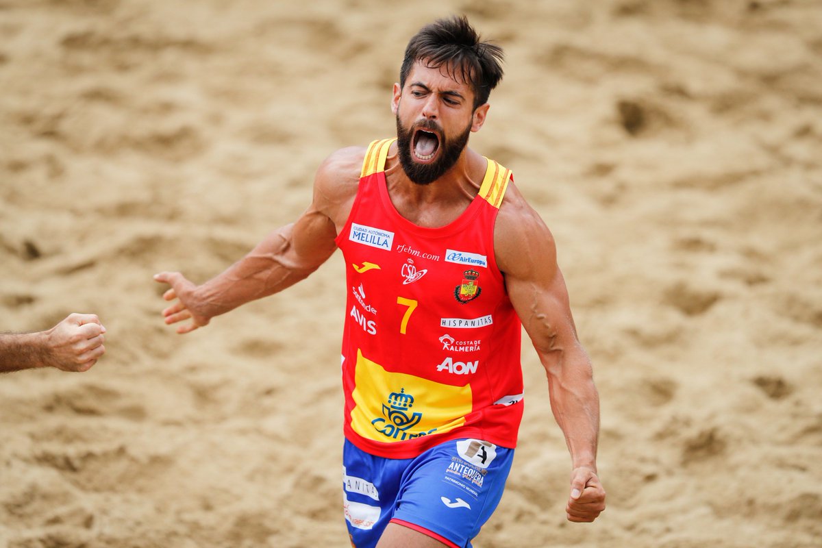 PasionBM's tweet photo. Casi pleno de triunfos de 🇪🇸 en el inicio del Europeo de #BalonmanoPlaya. Resultados de hoy en el #StareJablonki2019:
#HispanosArena 🇪🇸 vs Alemania 🇩🇪 1-2
Rumanía 🇷🇴 vs #HispanosArena 🇪🇸 0-2
#GuerrerasArena 🇪🇸 vs Italia 🇮🇹 2-0
Suiza 🇨🇭 vs #GuerrerasArena 🇪🇸 0-2
📸 @RFEBalonmano https://t.co/XzTMtlKKGj