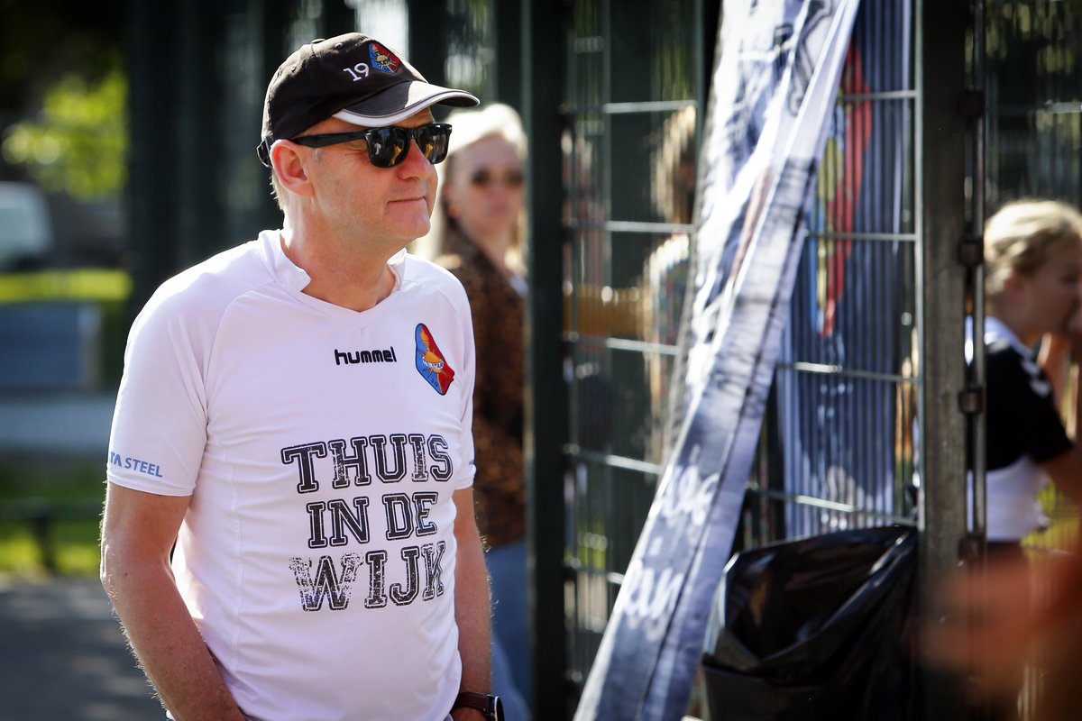 Na de @TelstarSL voorronde van afgelopen woensdag en het <a href="/Havenfestival/">Havenfestival IJmuiden</a> van dit weekend, zijn we komende zaterdag ook aanwezig op Open Dag van <a href="/telstar1963nv/">Telstar 🦁</a>. Onze programmamanager <a href="/GertjanHuijbens/">Gertjan Huijbens</a> zal dan tevens nieuwe trainer Andries Jonker interviewen (incl. vragen uit zaal)