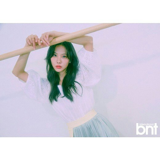 FeiFanclub's tweet photo. 190702 @wangfeifei0427 pictorials (3). #BntStar #Fei #王霏霏 
Cr. https://t.co/KY9loCr7zL https://t.co/GYDmeJQFSG