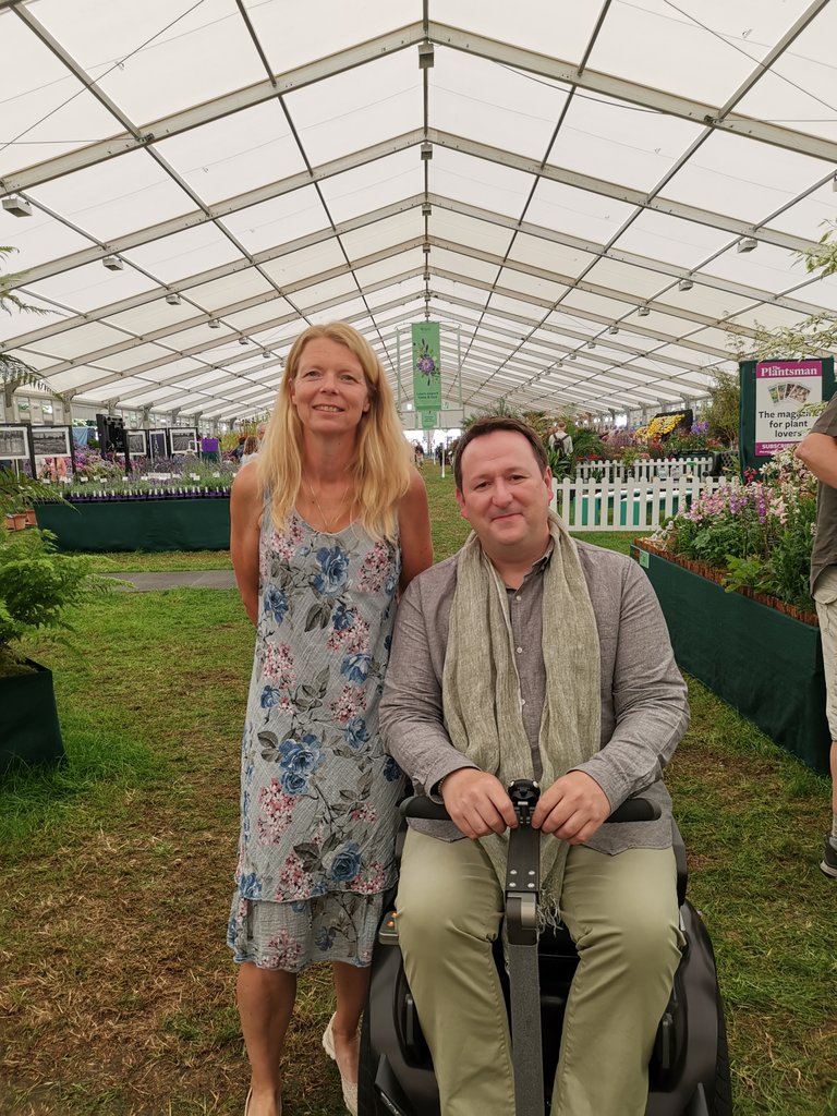 jasencavalli's tweet photo. Lovely to catch up with Julia Mitchell of @greenjjam nurseries at #RHSHampton https://t.co/i3qVamsPkU