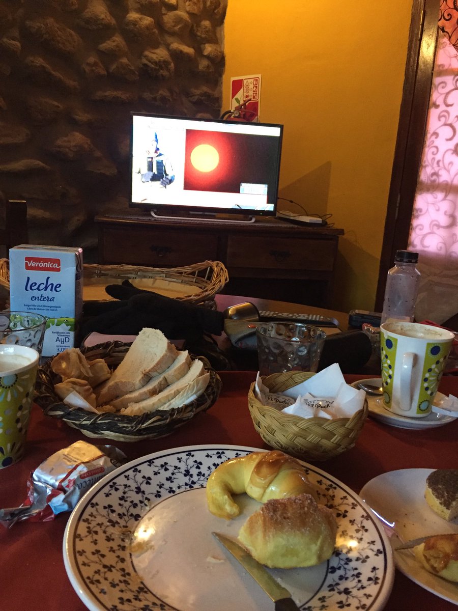 gabrouyet's tweet photo. Vinimos de Buenos Aires !! Desayunando en Merlo antes de ir a ver el eclipse  #EclipseDeSolEnTN https://t.co/dUh6LXXOqJ
