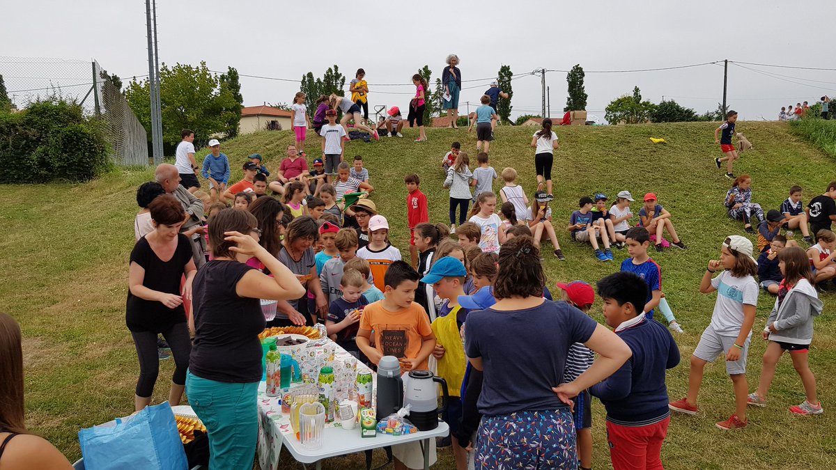 MichelDostes's tweet photo. Derniere rencontre #eps à Saint Clar avec les élèves de Tournecouoe et Goutz. #jeux collectifs et #orientation au programme.
Merci pour ces moments de pur bonheur #sportalecole @MBlugeon #DSDEN32 https://t.co/Tras6eyGbg