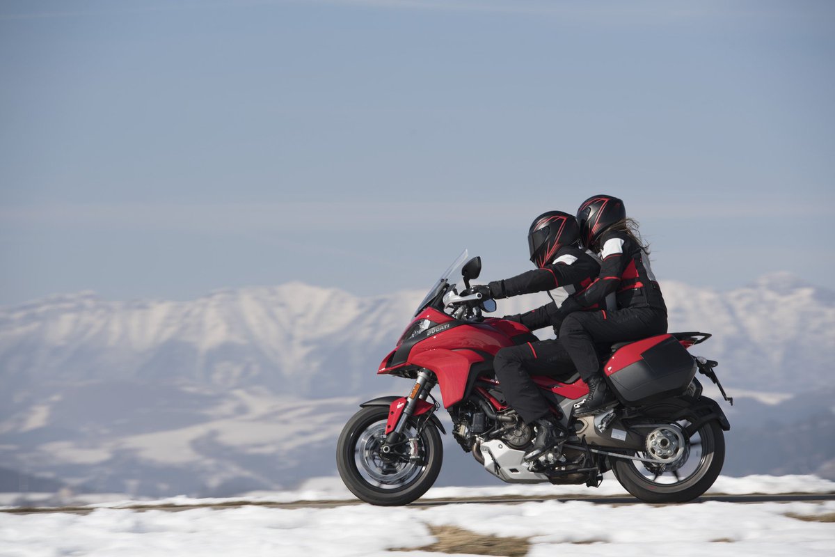 blacklineuk's tweet photo. The Dainese Carve Master 2 Gore Tex Jacket combines perfectly impermeability and thermal regulation capabilities of a touring garment with unique racing fit and design.

Buy Now: https://t.co/Cds8gyyOMI https://t.co/YCP1JEDwUP