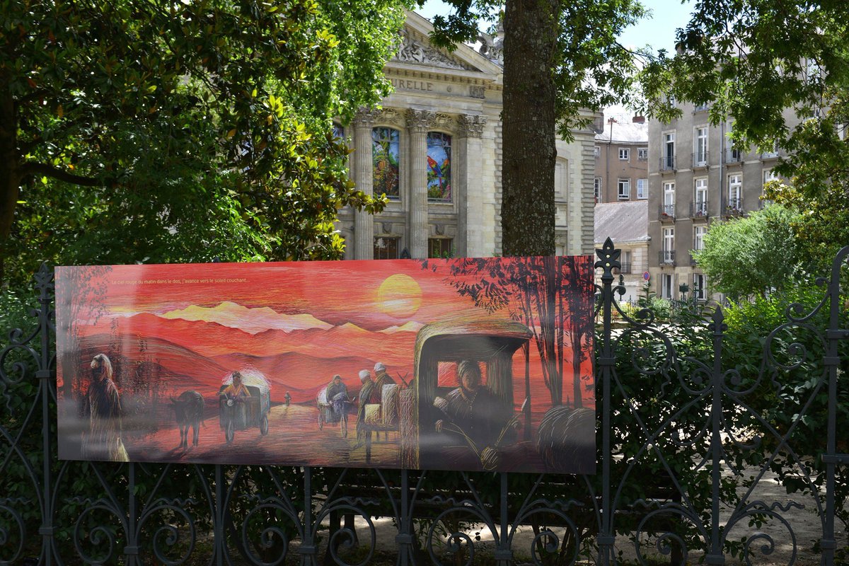 Tout l'été, le #Muséum d'histoire naturelle de #Nantes et l'Institut Confucius vous offrent une belle surprise !
"Ciels Rouges, sur la route de la soie", une exposition d’Isabelle Simler à découvrir jusqu'en septembre dans les jardins du Muséum. 
(Photos : <a href="/NantesMetropole/">Nantes Métropole</a>)