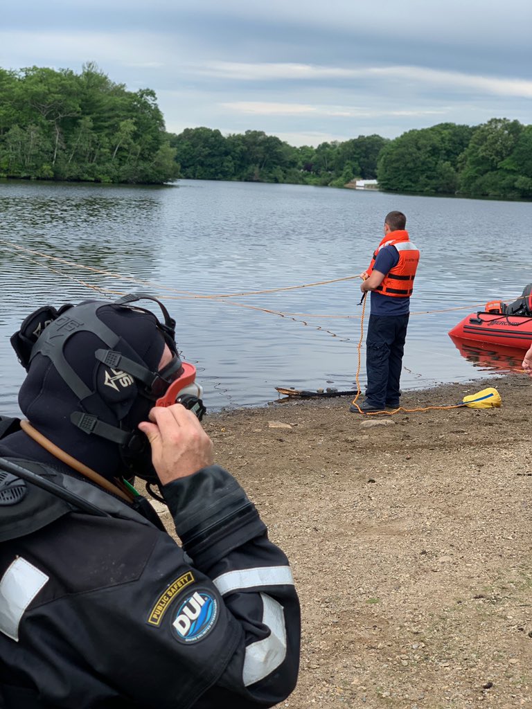 PCTRT's tweet photo. PCTRT diver prepares to enter the water in Rockland as a tender is keeping a watchful eye on a diver currently working underwater in Rockland. #PCTRT https://t.co/Ag1gvydSn9