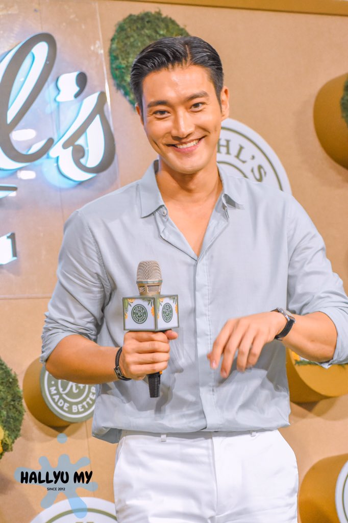 _hallyupop's tweet photo. Choi Siwon x Kiehl @ Sunway Pyramid 

#SiwoninKL #SiwoninMY #kiehlsmy https://t.co/mqVokGq9qH
