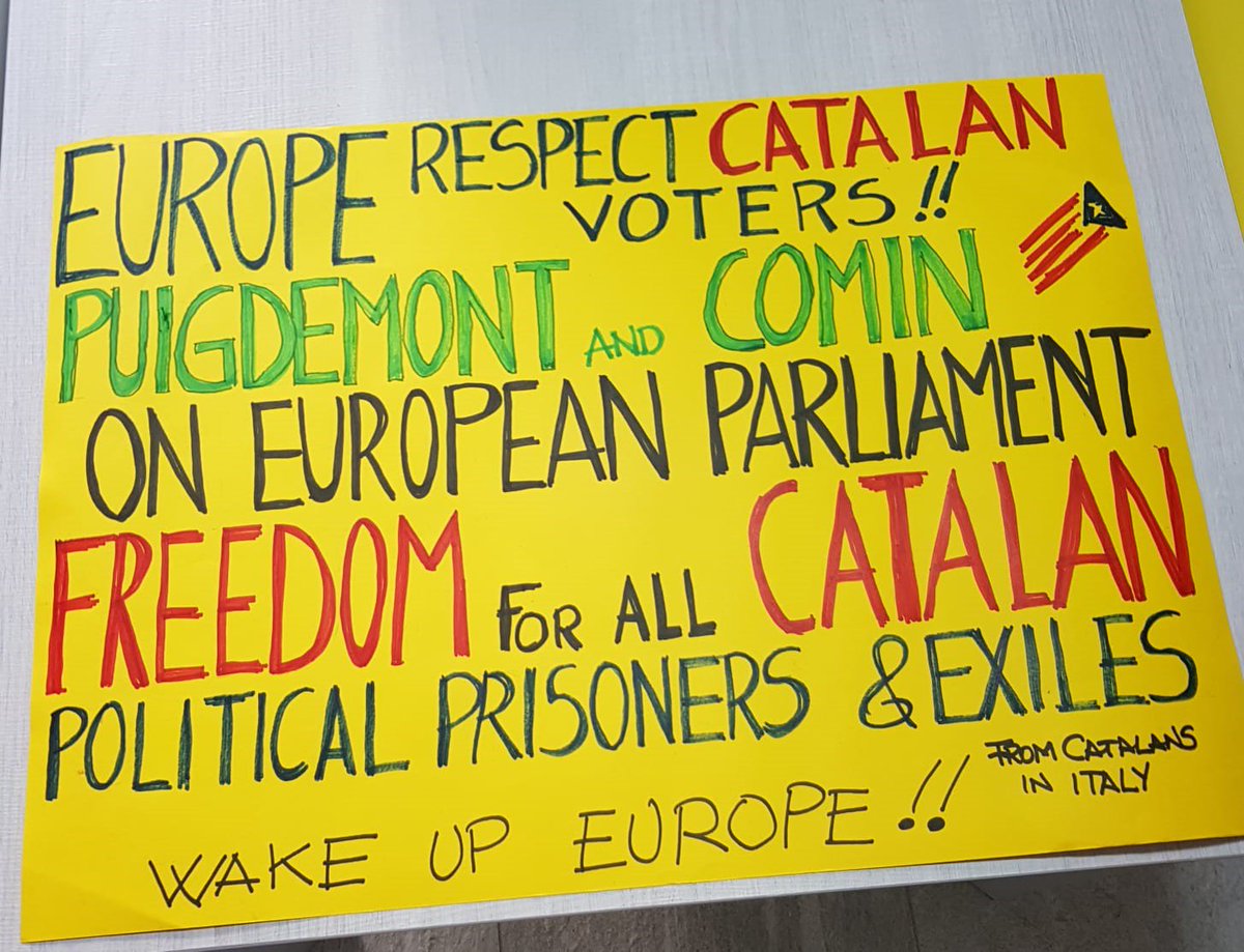 Avui tres de les nostres companyes son a #OmplimEstrasburg amb aquest cartell. Gràcies de tot cor, segadores! 🎗️🎗️🎗️