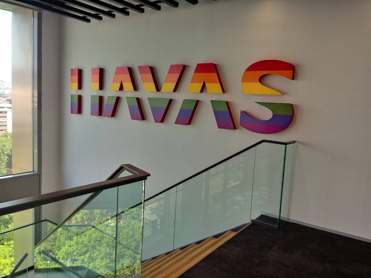 Havas_ES's tweet photo. WE ARE HAVAS PROUD. Desde #HavasVillageBarcelona promovemos la inclusión, igualdad y diversidad. #HavasPride #HavasProud @havaspride #Orgullo2019 @HavasPeople 🏳️‍🌈 https://t.co/3F08sANH4G