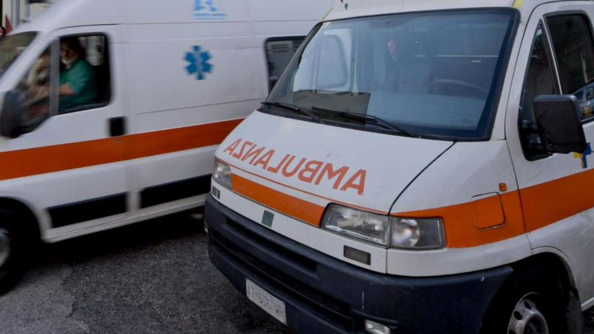 MediasetTgcom24's tweet photo. Bergamo, anziana ha malore mentre assiste figlio disabile: morti #ternod'isola https://t.co/QxJ58DlFGL https://t.co/S3pwPhF9ei