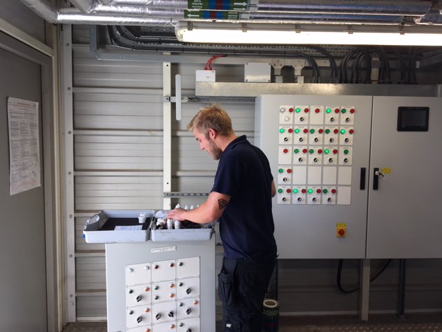 Regular testing can help you understand if chemical #WaterTreatment is necessary - before harmful ammonia buildup.

comfortservicesgroup.co.uk/chemical-treat…