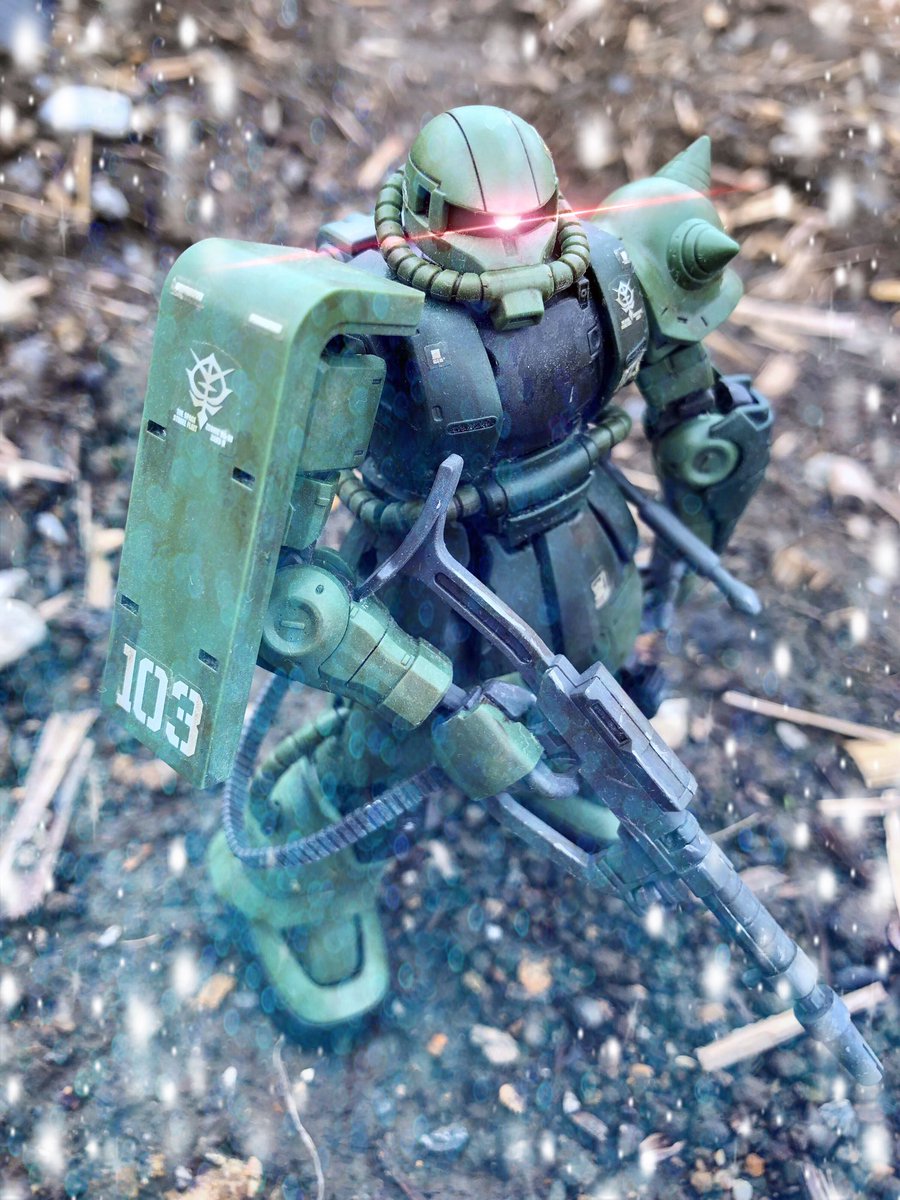 tele_worker_net's tweet photo. モノアイを光らせるといい感じになることを発見！最近のアプリの画像加工はすごいですね！

#ガンプラ #ガンダム #ザク #gundam https://t.co/DTRrqtdjDl