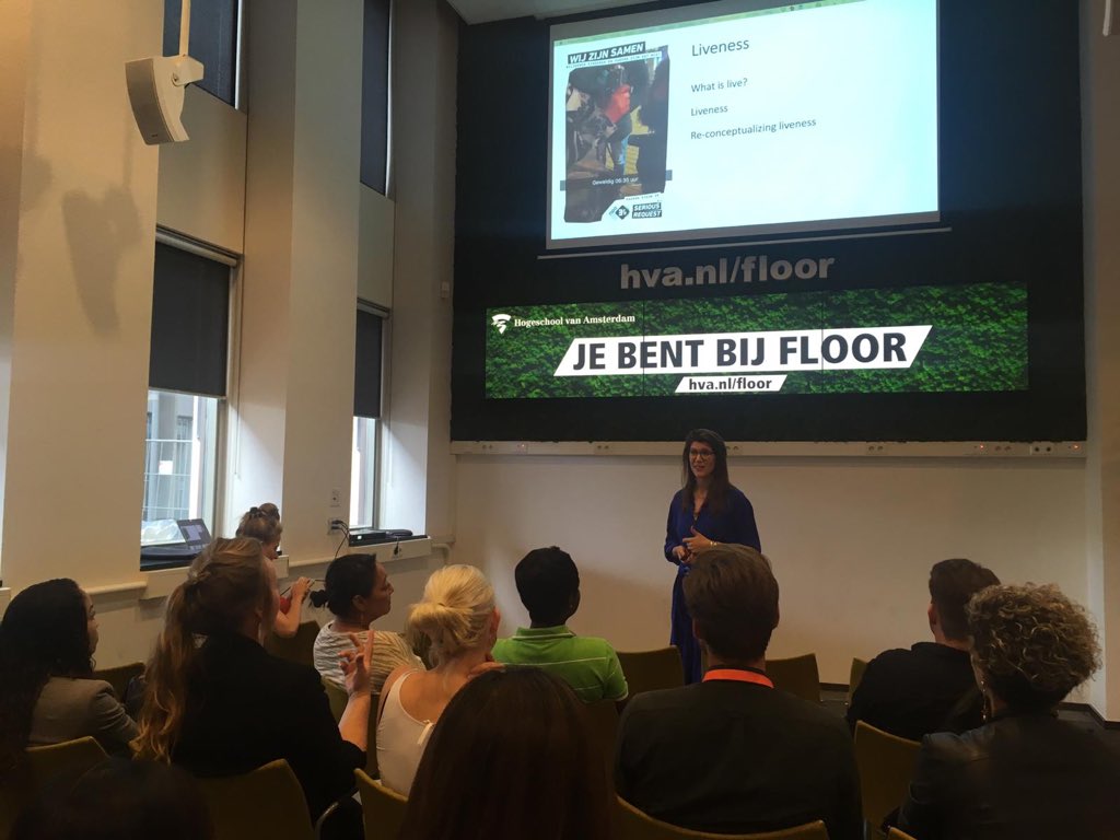 Het lectoraat crossmedia was vandaag ook weer actief op Outburst <a href="/HvA/">Hogeschool van Amsterdam (HvA)</a> ! Hoe verbinden wij ons met #media aan organisaties zoals #festivals en #retail? <a href="/eehammelburg/">Dr Live! Esther Hammelburg</a> en ik presenteerden als vb onze onderzoeken over #liveness en #impulsaankopen.