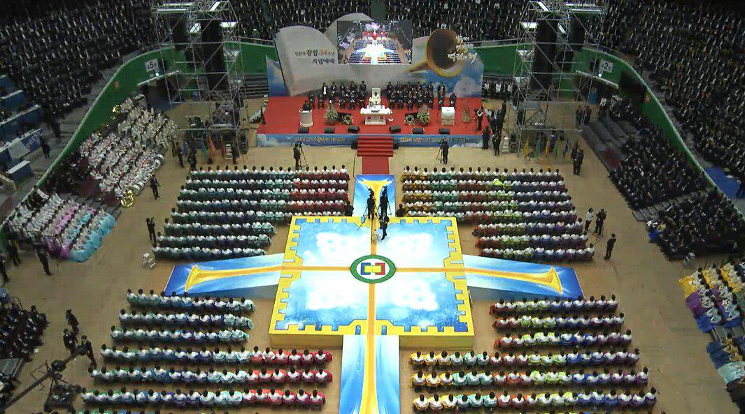 noahbrown19841's tweet photo. Tens of thousands gathered at a heavenly graduation ceremony on March 14th 2019❤️
The 34th anniverary of the founding of Shincheonji Church of Jesus. 
☞ https://t.co/WGL3wfKur2  
#SCJ_34th #foreverSCJ #forevertheword #Shincheonji_church #Biblestudy #ShincheonjiChurch #Truth https://t.co/e8hFIHeK06