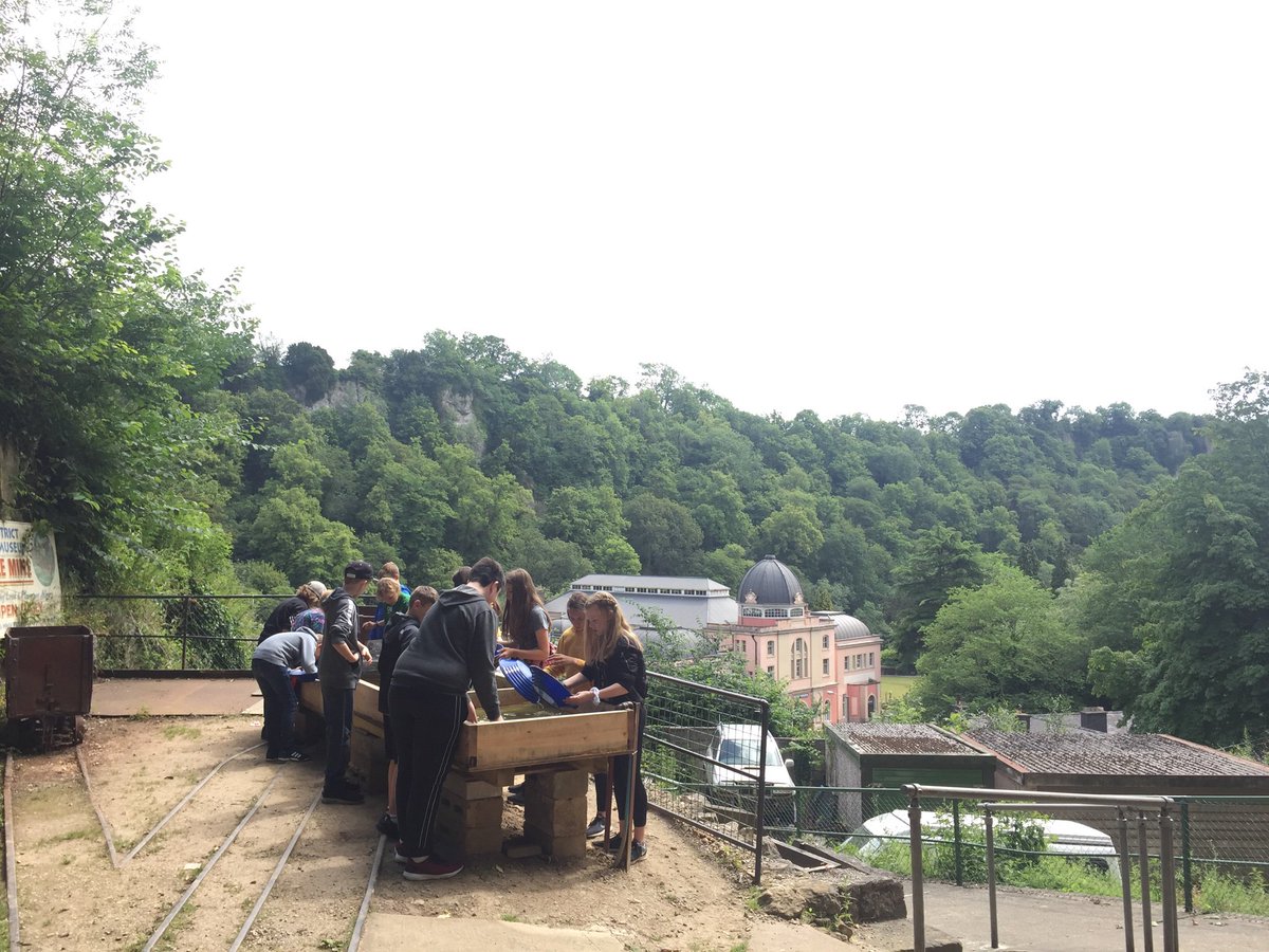 scienceburchett's tweet photo. Really interesting trip to the Peak District Lead Mine Museum today with #STEAMAW19 touring the museum, panning for precious minerals and walking through the 1920s mining tunnels ⚒👷🏼‍♀️ https://t.co/L7TzSSI3af