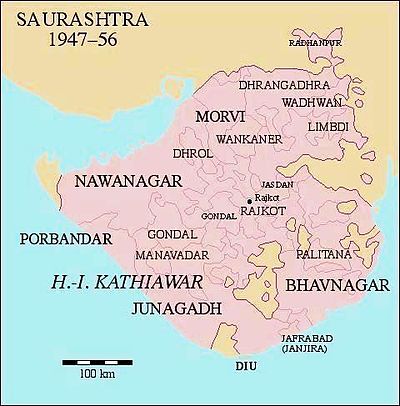 In Rajkot, Gujarat, you can find banks, schools and colleges and a chamber of commerce, all having their names preceded with the word Sourashtra'. Interestingly, this is no town or village in Gujarat, but one at a distance of 2,000 kms from Rajkot in Tamil Naidu Madurai !!!!