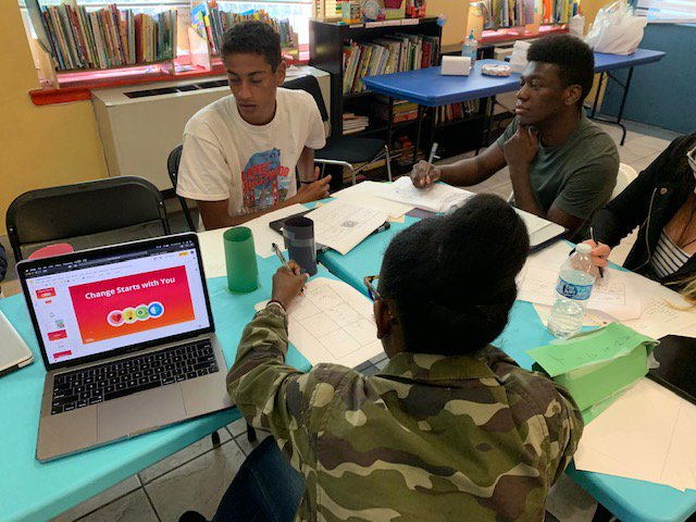 dfcusa's tweet photo. Thank you @pattiandreo for leading the #DFCUSA Professional Development training in #nyc @HeartsofGoldNYC - we're SO excited for this partnership! #DesignThinking #SummerCamp #Mentors #YesWeCan #MakingChange https://t.co/rurLa0dtXK