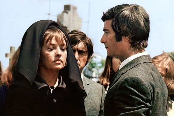 Revizorsb's tweet photo. La mariée était en noir, film français réalisé par François Truffaut, sorti en 1968. @AlbertGalera @JuanFerrerVila @charliehillart6 @sjmay92 @TATJANASL @Orange_Cinema @DannyDrinksWine https://t.co/zDDyJsp33t