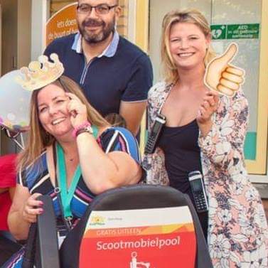 sannezebra's tweet photo. Altijd al eens op een scootmobiel willen rijden? Voor onze Scootmobiel Pool kunnen wij de komende zomermaanden heel hard helpende handen bij de breng en haalservice gebruiken. Het betreft een vrijwilligersvacature. Meer weten? Bel 070-205 2600 of mail naar s.smit@xtra.nl https://t.co/kgK0YsKMbW