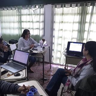 ciiehenderson's tweet photo. Acompañamiento Escuela a docentes de la Esc. Especial N 501 sobre el trabajo con ABP y Tic a cargo de la capacitadora @moni_ehernandez @VicZorraquin https://t.co/e4HNpSJzWb
