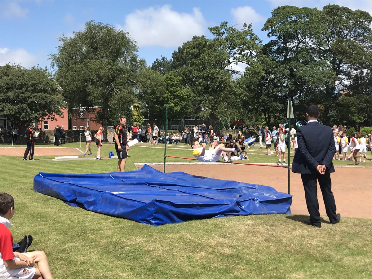 BirkenheadSchl's tweet photo. Year 5-8 #SportsDay today!#BirkonianWeek https://t.co/YvhSzxBeqY