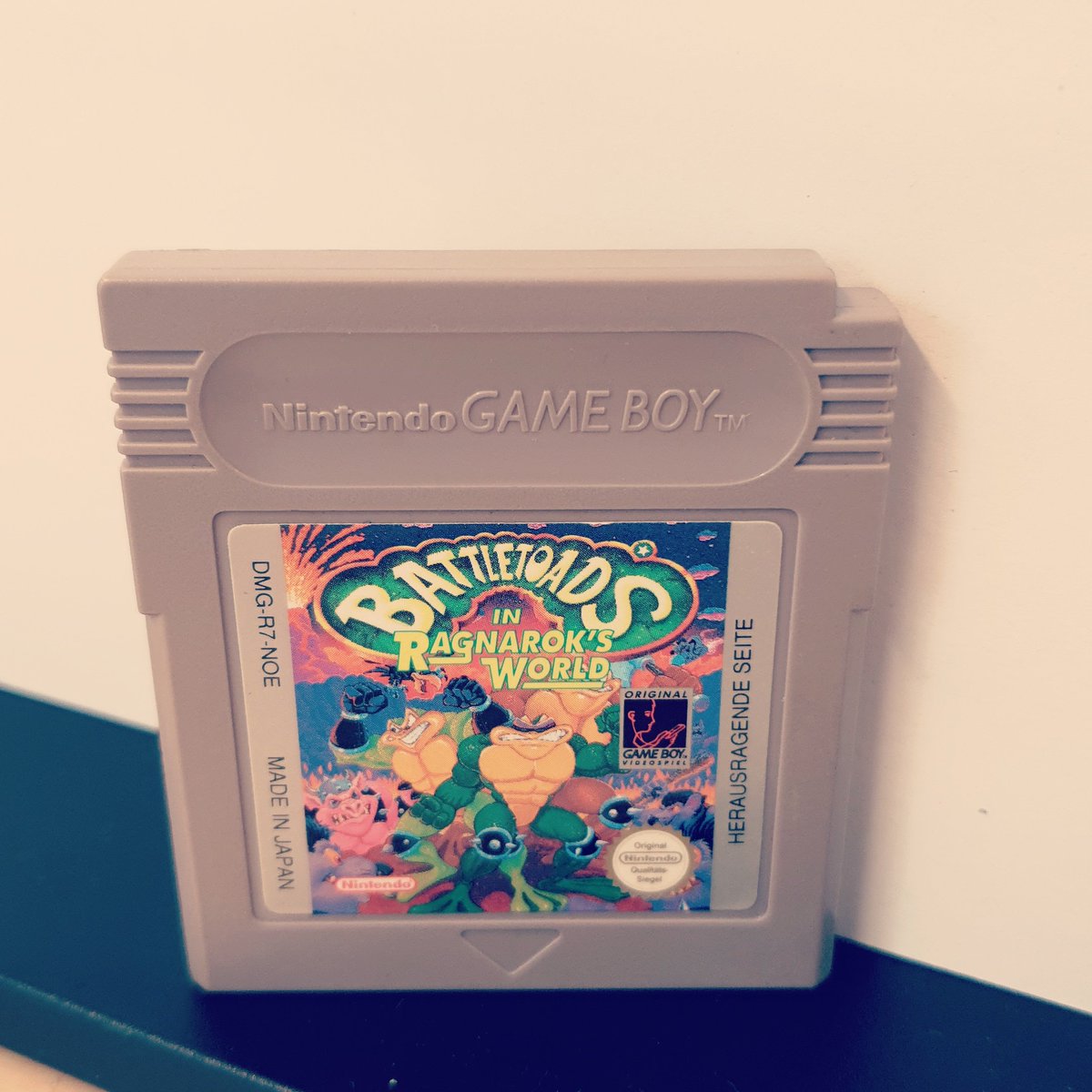 tv_hawk's tweet photo. 💥Retro💥
Heute morgen kam mir nochmal der Gedanke was war dein erstes richtiges Spiel Auf dem GameBoy! 
Battletoads. War war eures ? Bis auf Tetris.und besitzt Ihr es noch ?
.
Heute wieder Live 🎥 auf Twitch ab 17Uhr, https://t.co/qdERNEL4hv 
#streamacademy #twitchde https://t.co/P3OTC5w5Wz