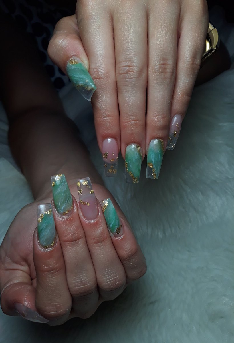 thatmelanintho's tweet photo. Jade, amethyst, rose quartz 
What should I do next https://t.co/ywuH5RS2Ic