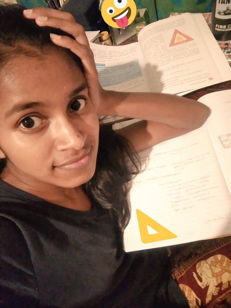 diromividhu's tweet photo. Night scenario be like 😴😴 https://t.co/RgjGzrWHcO