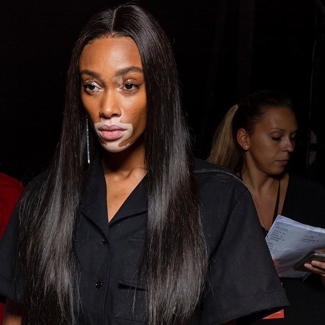 TheKOLSocial's tweet photo. We would love 5 minutes in #model #winnieharlow ‘s #wigwardrobe ! Seen here backstage @gcdswear #fashionweek #ss19 in one of her many #fabulous #looks . Envious? Wipe away your tears because one of our latest #diversitygroupsdirectory members @luxeriva h… https://t.co/mgzYn9Q4Rk https://t.co/QfEdViL8Wu