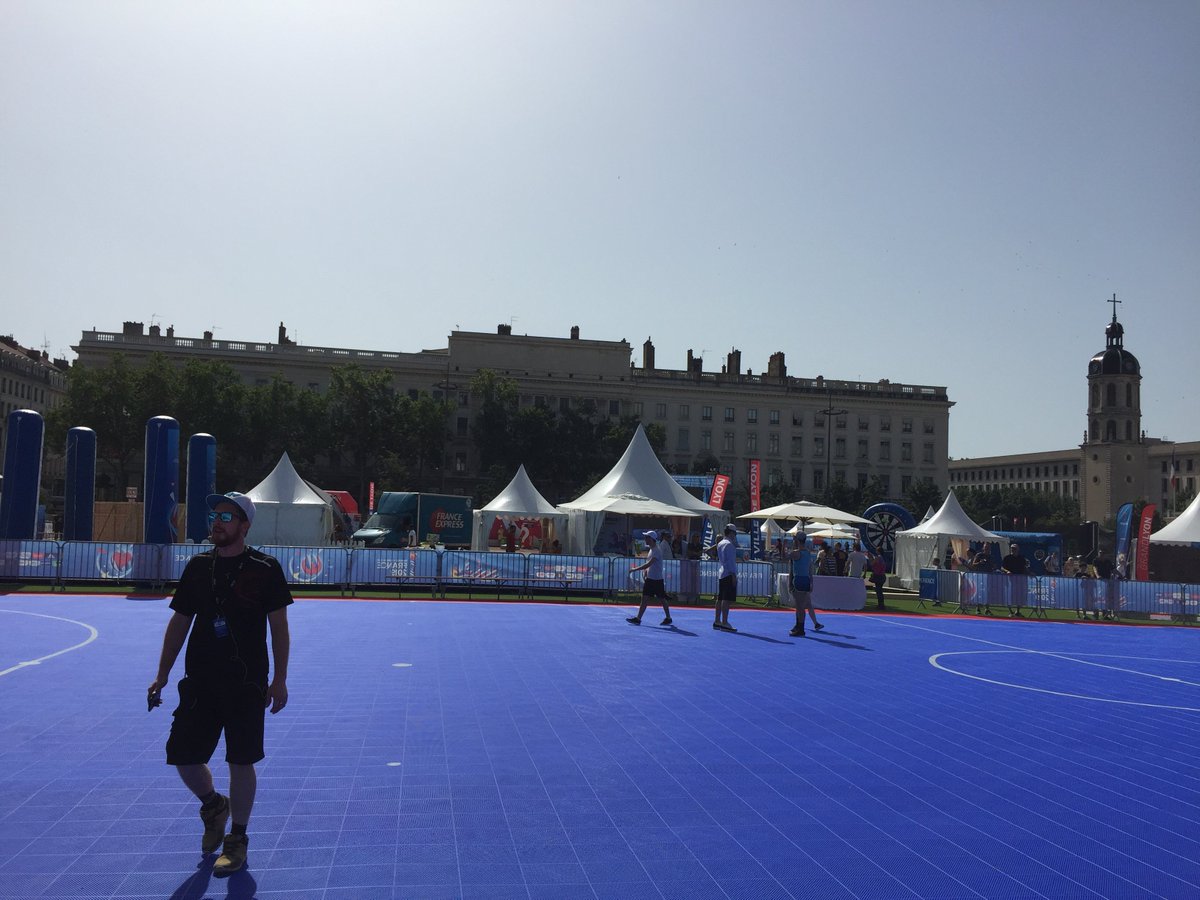 villedelyon's tweet photo. 🎯 Village #FifaFanExperience place Bellecour @fifacom_fr
Aujourd'hui à 18h : Tournoi Futsal @ONLYLYON_Amb ! https://t.co/L80AnWj5Mn