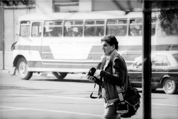 danieljadue's tweet photo. Un 2 de julio (1986), Rodrigo Rojas y Carmen Gloria Quintana fueron detenidos por una patrulla militar y quemados vivos. Rodrigo murió y Carmen quedó con serias consecuencias. Ellos exigían el fin de la dictadura y mejores condiciones de vida para los chilenos. No olvidamos! https://t.co/mwNONwdF7c