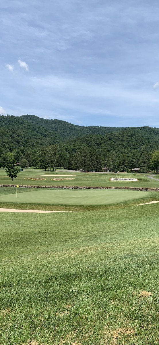 harper_todd's tweet photo. 1st class resort with unbelievable golf from CB McDonald at the Greenbrier. https://t.co/8gtPmeceO8