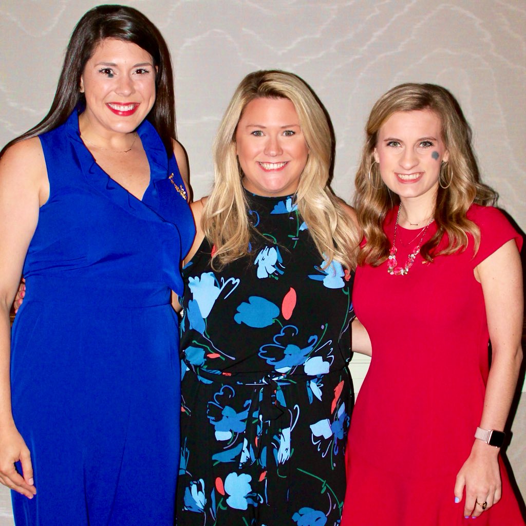 PiPhiJamie's tweet photo. Wine Carnation Banquet was a wonderful way to wrap up Convention 2019! Proud of @uapibetaphi for being one of 19 Phi Level chapters! #MonumentalSisterhood https://t.co/AITpuhO1QJ