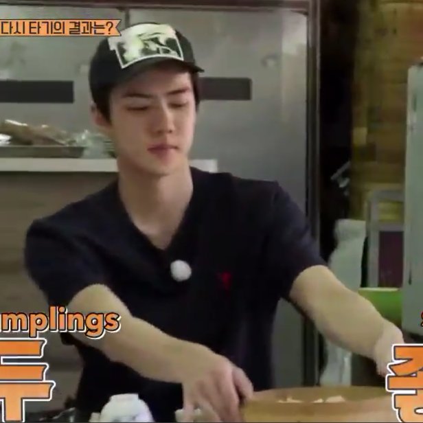 PainkillerExo's tweet photo. When you are too excited with the food, 
But u forgot that its hot..

#SEHUN #EXO #weareone #exoladdergame #exoweareone https://t.co/wWwjiIEzpZ